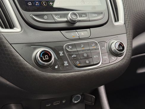 Used 2025 Chevrolet Malibu LT image 19