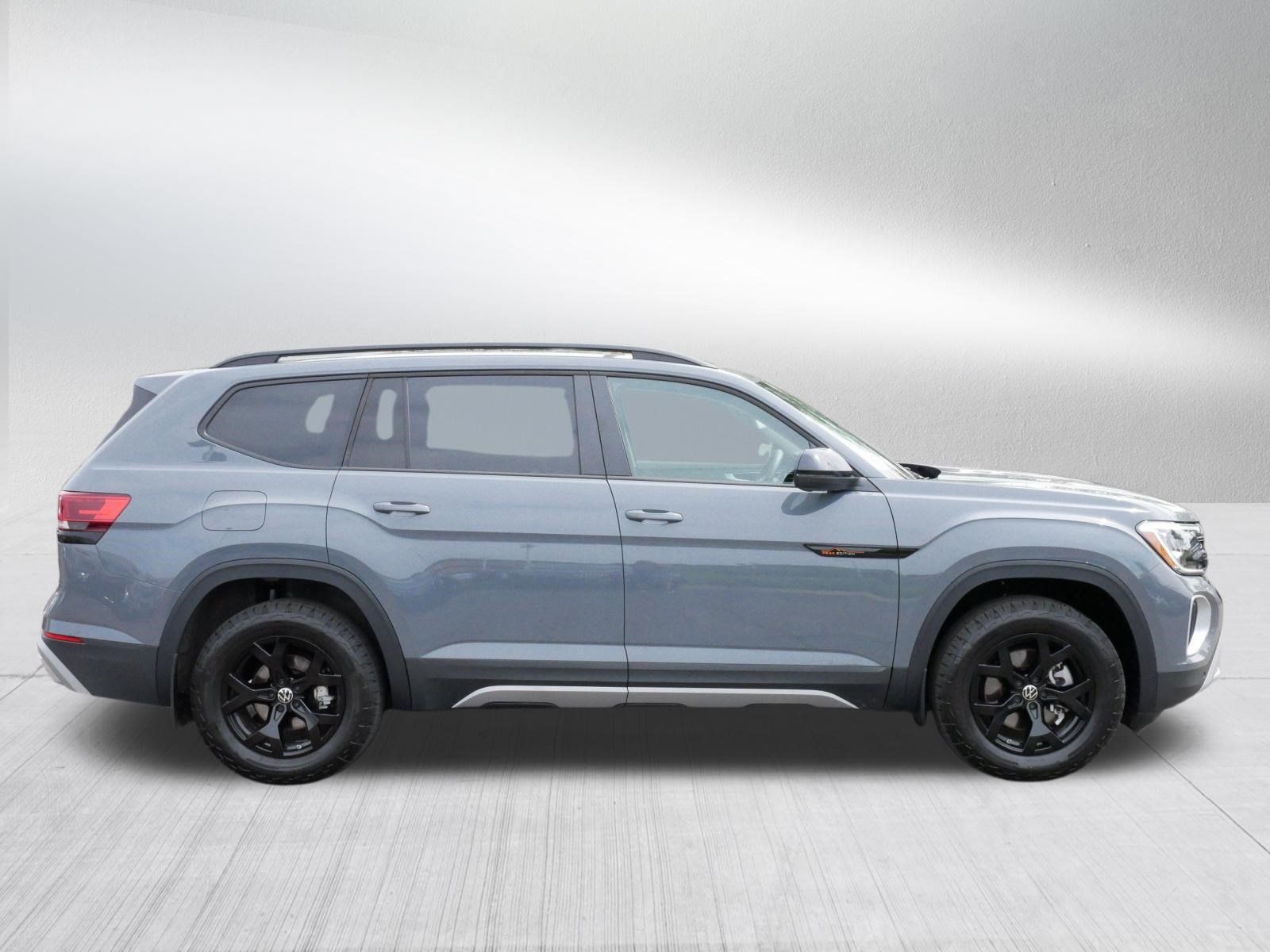 Certified 2024 Volkswagen Atlas Peak Edition SEL AWD/4WD image 8