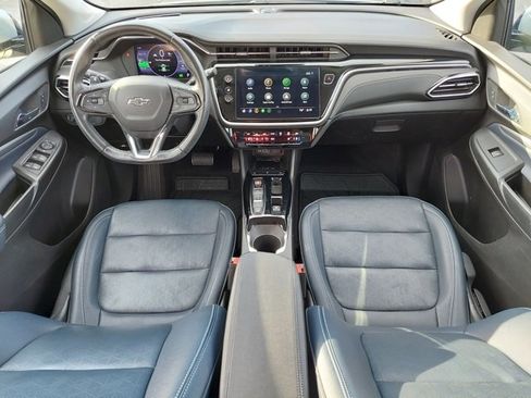 Used 2023 Chevrolet Bolt EUV LT w/ Convenience Package image 3