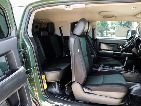 Used 2011 Toyota FJ Cruiser 4WD w/ Trail Teams Special Edition image 29
