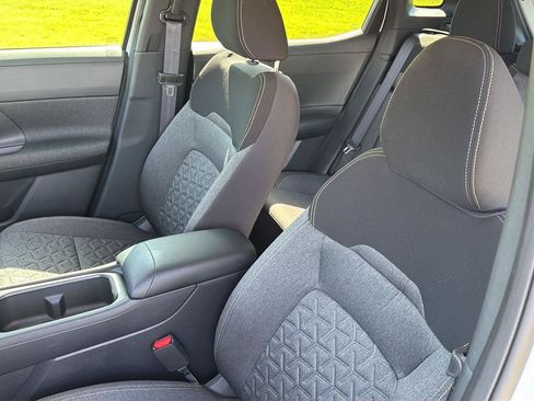 Used 2025 Nissan Kicks SV FWD image 27