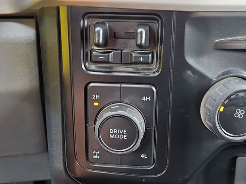 Used 2025 Ford F250 XLT w/ FX4 Off-Road Package image 26