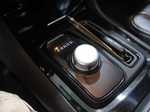 Used 2019 Chrysler 300 S AWD/4WD image 28