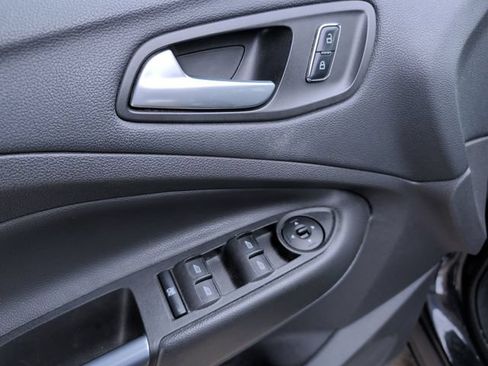 Used 2016 Ford Escape SE w/ Equipment Group 201A AWD/4WD image 13