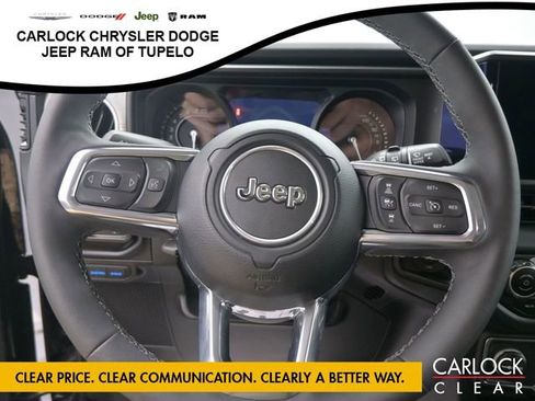 Used 2025 Jeep Wrangler Unlimited Sahara AWD/4WD image 12
