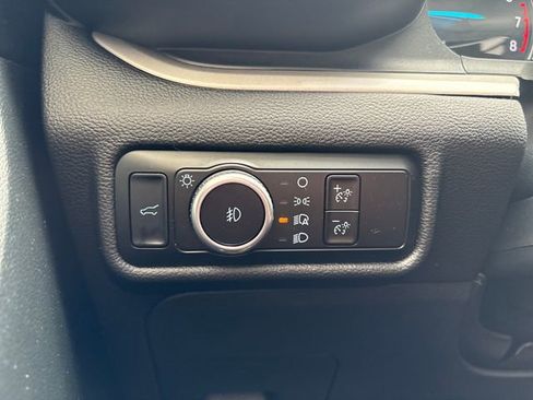 Used 2023 Ford Explorer XLT w/ Equipment Group 202A AWD/4WD image 28
