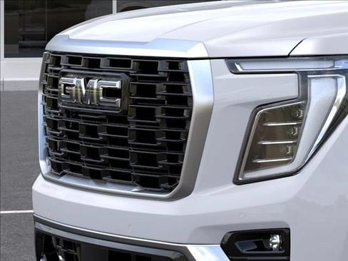 New 2026 GMC Yukon Denali w/ Denali Reserve Package AWD/4WD image 16