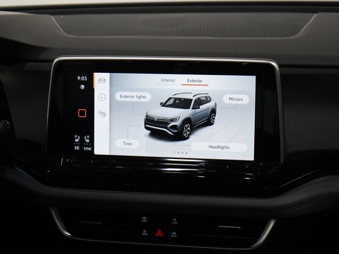 Used 2024 Volkswagen Atlas Peak Edition SEL AWD/4WD image 16