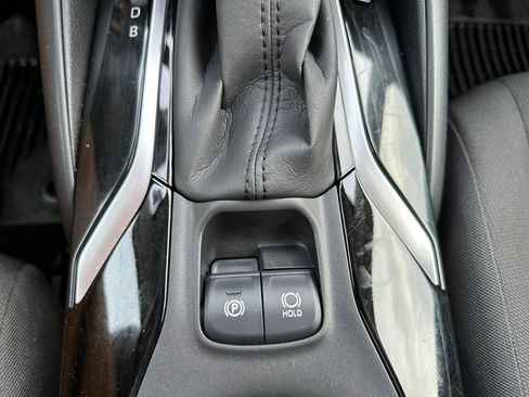 Used 2020 Toyota Corolla LE image 23