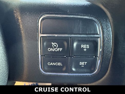 Used 2018 Jeep Wrangler Sport AWD/4WD image 13
