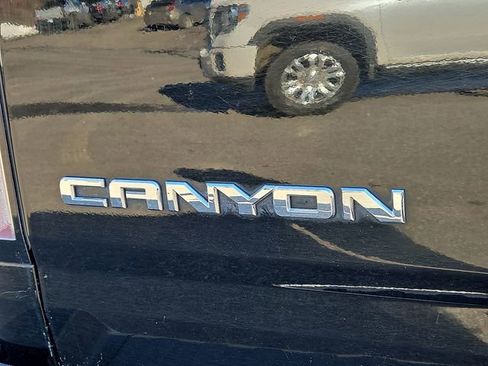 Used 2015 GMC Canyon SLT image 31