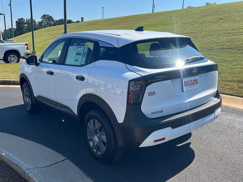New 2026 Nissan Kicks S w/ Charging Package FWD image 4