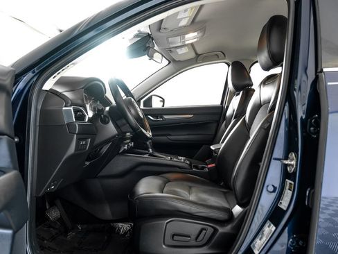 Used 2019 MAZDA CX-5 Touring FWD image 3