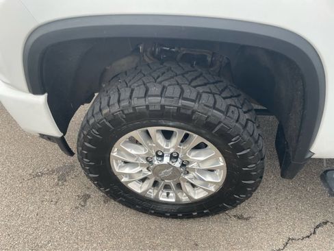 Used 2020 Chevrolet Silverado 2500 High Country image 9