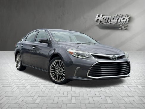 Used 2016 Toyota Avalon Limited w/ Toyota Safety Sense Package FWD image 2