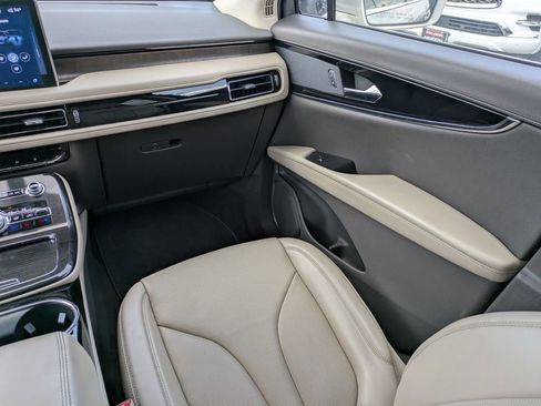 Used 2022 Lincoln Nautilus Reserve AWD/4WD image 18