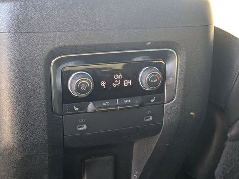 Used 2022 Chevrolet Suburban RST w/ Luxury Package image 19