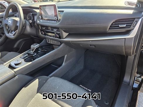 Used 2025 Nissan Rogue SV image 16
