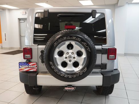 Used 2014 Jeep Wrangler Sahara w/ Connectivity Group AWD/4WD image 8