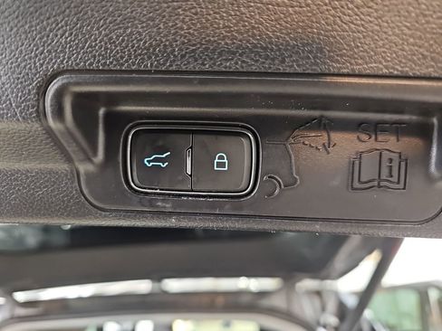 Used 2021 Ford Explorer Limited w/ Equipment Group 301A image 18