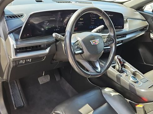 Used 2024 Cadillac XT4 Premium Luxury FWD image 10