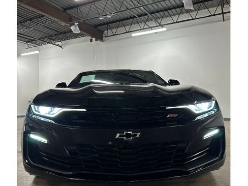 Used 2019 Chevrolet Camaro SS RWD image 3