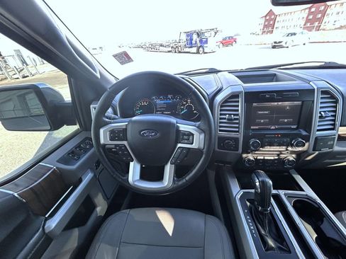 Used 2015 Ford F150 Lariat image 13