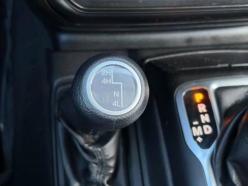 Used 2022 Jeep Gladiator Sport AWD/4WD image 35