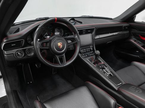 Used 2019 Porsche 911 Speedster image 4