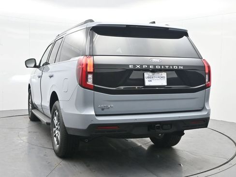 New 2026 Ford Expedition Active image 9