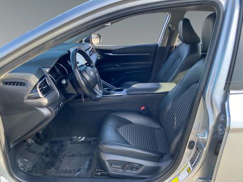 Used 2024 Toyota Camry SE FWD image 9