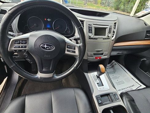 Used 2013 Subaru Outback 3.6R Limited w/ Moonroof Pkg image 10