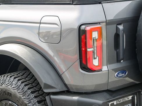 Used 2022 Ford Bronco Wildtrak image 11