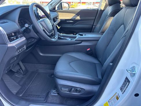 New 2026 Toyota Grand Highlander Limited AWD/4WD image 10
