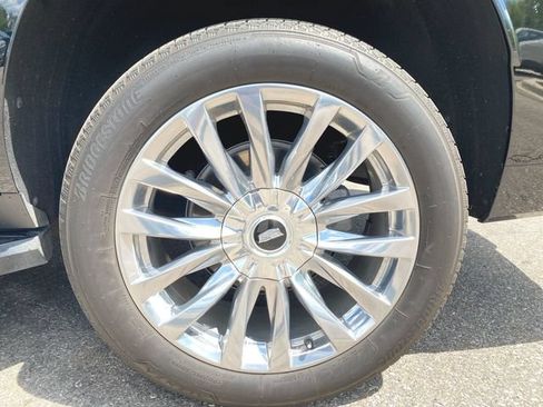 Used 2024 Cadillac Escalade Premium Luxury w/ LPO, Floor Liner Package AWD/4WD image 33