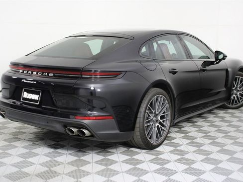 Used 2025 Porsche Panamera image 7