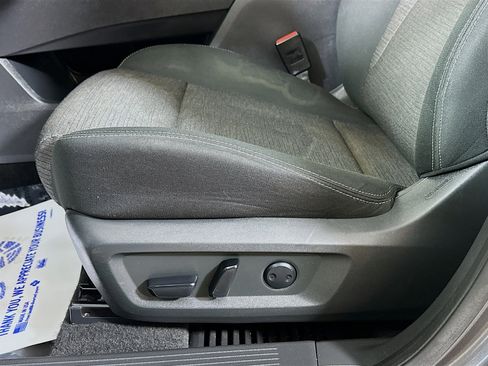 Used 2023 Nissan Rogue SV image 18