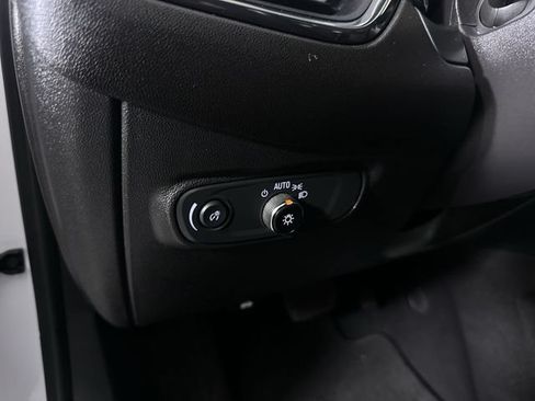 Used 2024 Chevrolet Equinox RS FWD image 18