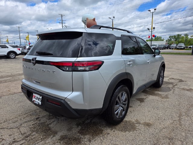Used 2025 Nissan Pathfinder SV FWD image 8