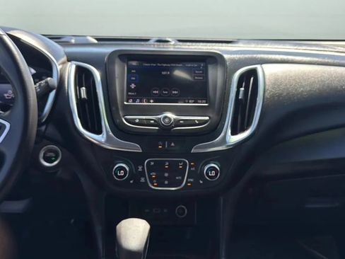 Used 2022 Chevrolet Equinox LT FWD image 22