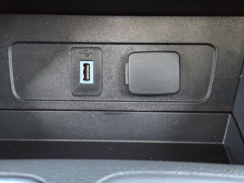 Used 2018 Ford Escape SE image 30