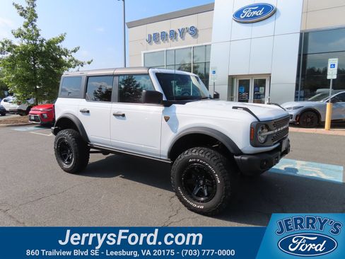 Used 2023 Ford Bronco Badlands AWD/4WD image 1
