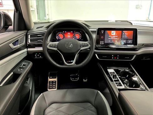 New 2026 Volkswagen Atlas Peak Edition AWD/4WD image 15