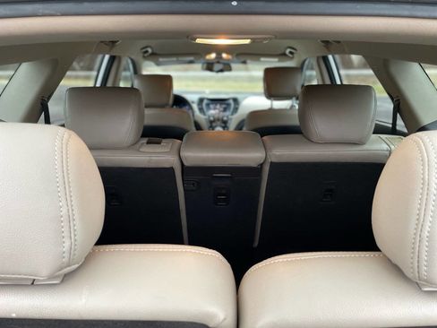 Used 2019 Hyundai Santa Fe XL SE image 29