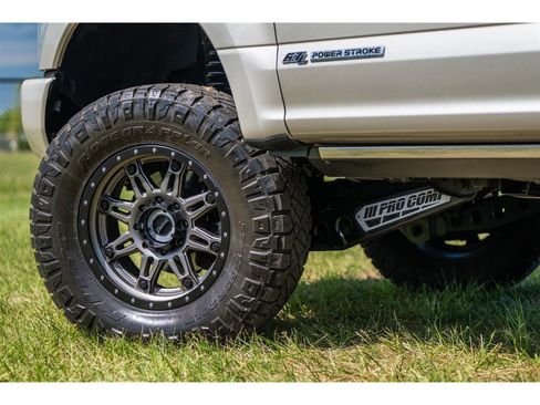 Used 2017 Ford F250 Platinum w/ Platinum Ultimate Package image 16