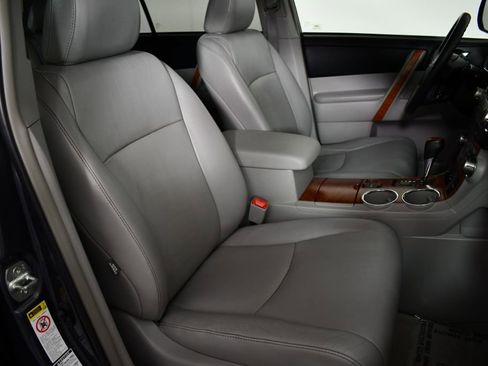 Used 2010 Toyota Highlander Limited image 20