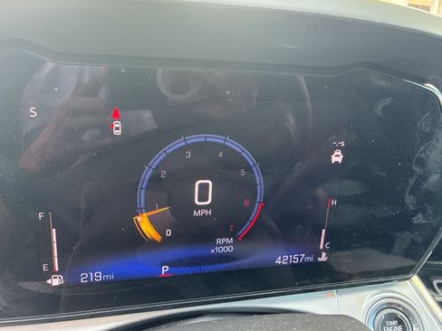 Used 2025 Chevrolet Trax LT FWD image 10