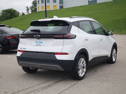 Used 2023 Chevrolet Bolt EUV LT FWD image 4