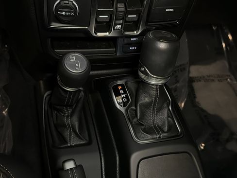 Used 2024 Jeep Wrangler Unlimited Sahara AWD/4WD image 25