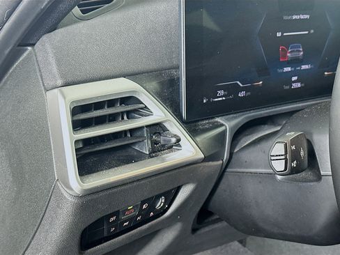 Used 2025 BMW 330i Sedan image 17